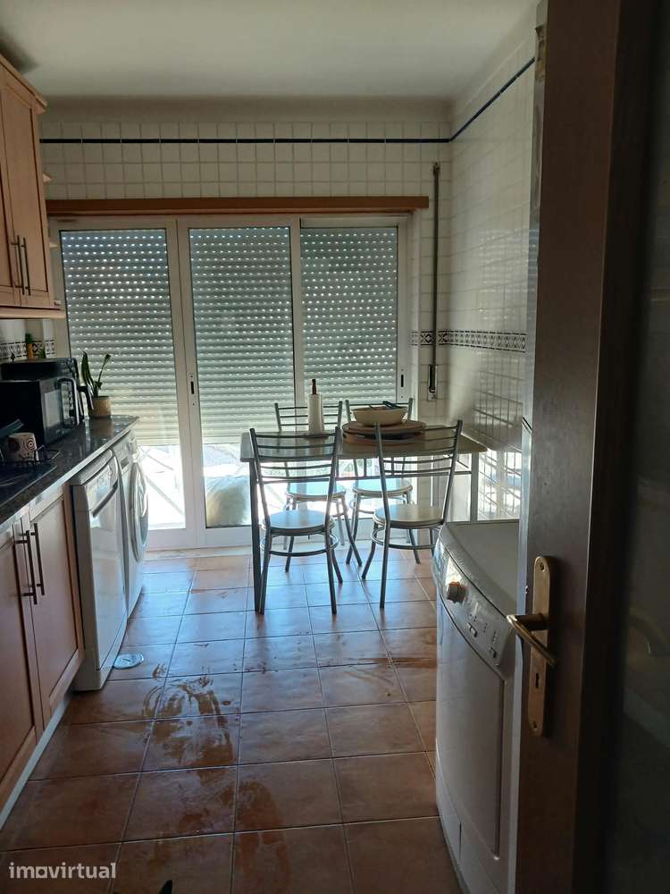 Apartamento T3 em condomínio fechado, com piscina e lugar de garagem - Grande imagem: 2/30