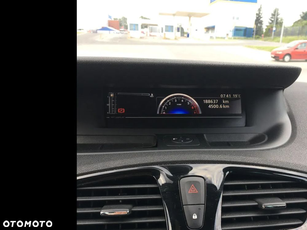 Renault Scenic 1.6 16V 110 Dynamique - 15