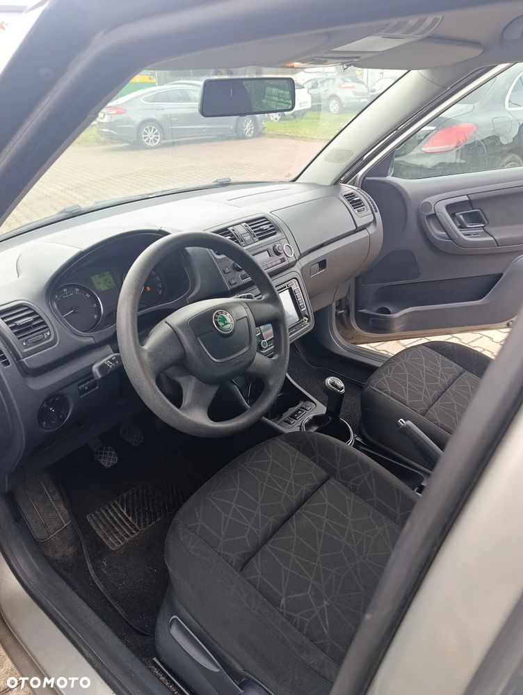 Skoda Fabia 1.2 HTP Ambiente - 9