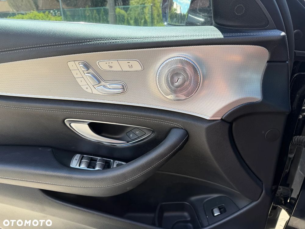 Mercedes-Benz Klasa E 220 d 4-Matic 9G-TRONIC - 18