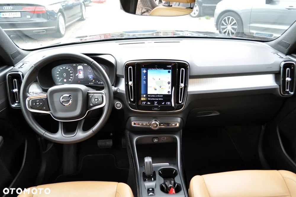 Volvo XC 40 T3 Momentum Pro - 14
