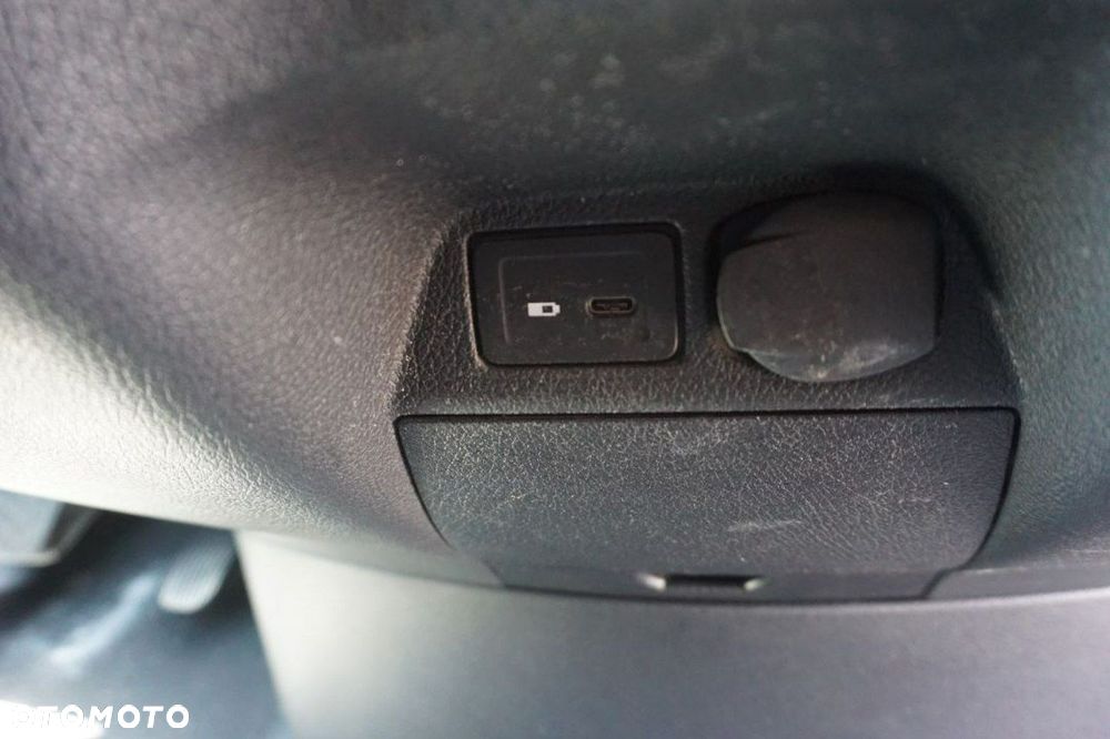 Mercedes-Benz Sprinter - 28