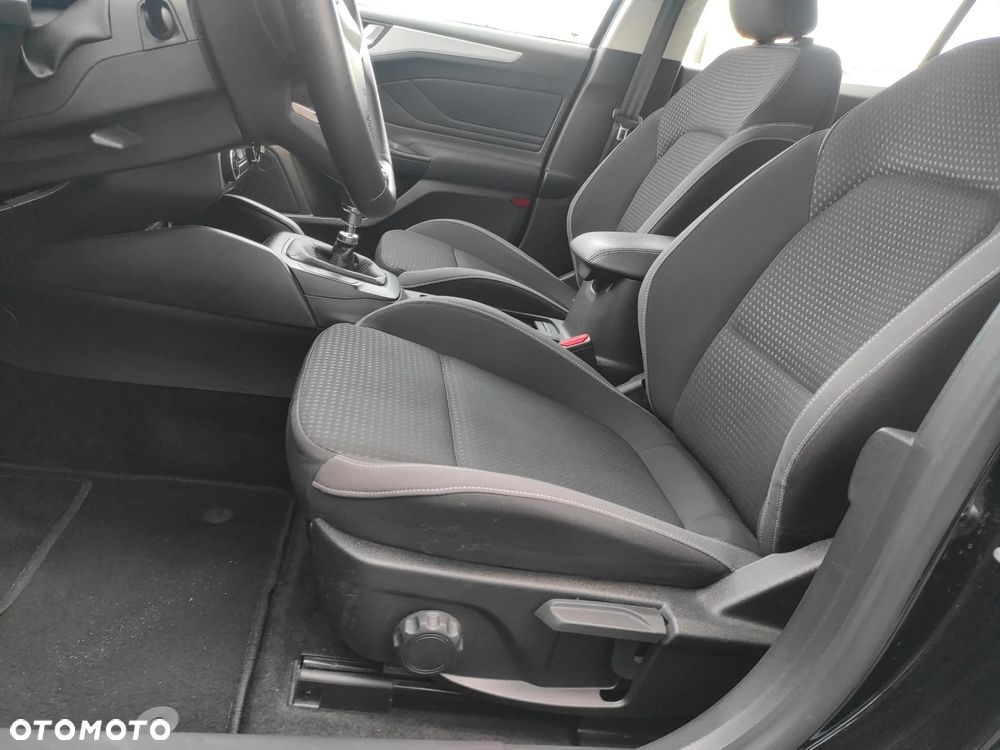 Ford Focus 1.0 EcoBoost Trend - 12