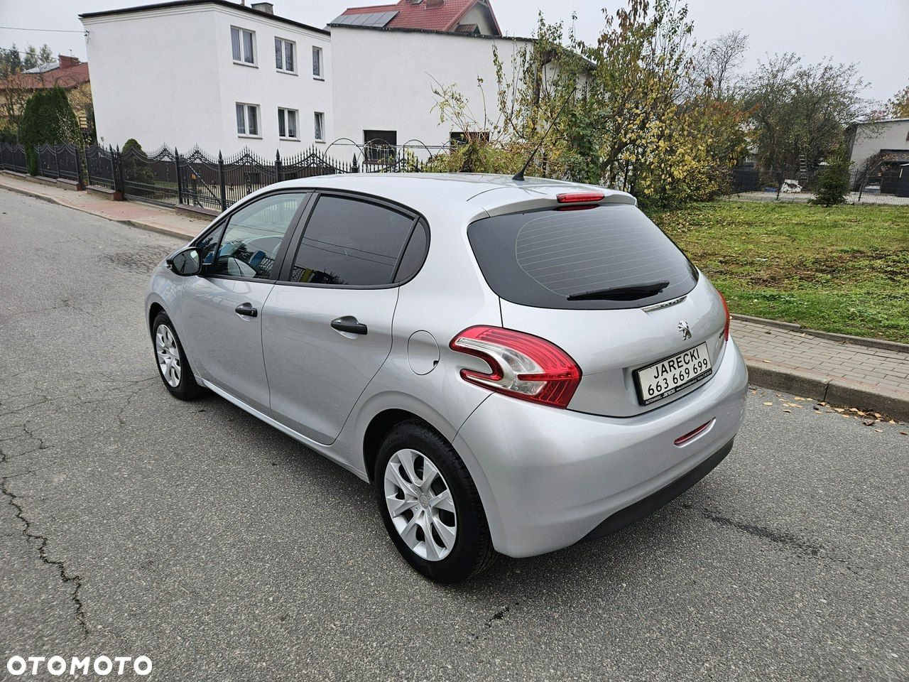 Peugeot 208 - 6