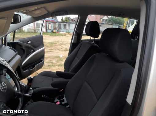 Toyota Corolla Verso 1.8 Prestige 7os - 29