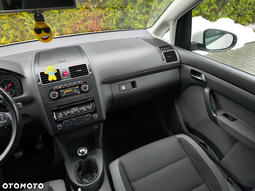 Volkswagen Touran - 22