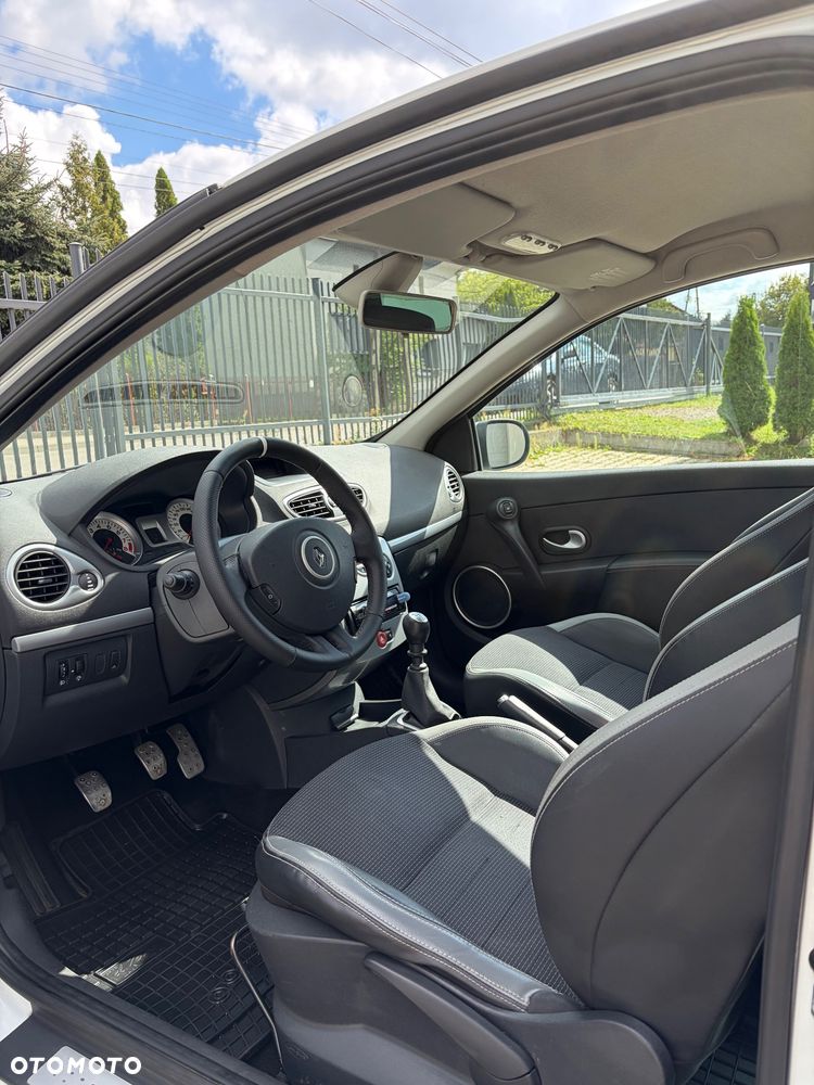 Renault Clio 1.6 16V 130 GT - 14