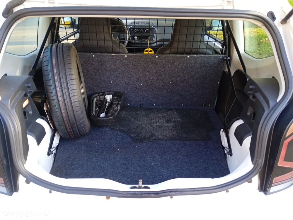 Volkswagen up! - 18