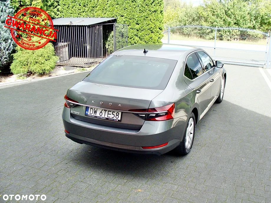 Skoda Superb 2.0 TDI DSG Premium Edition - 34