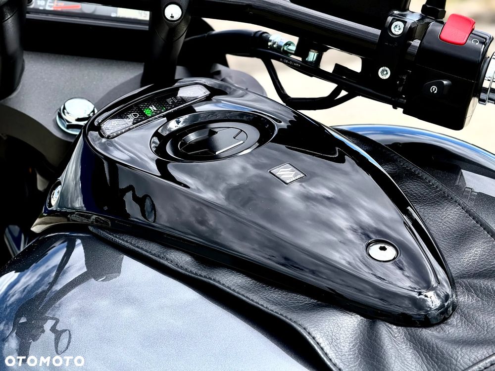 Suzuki Boulevard - 21