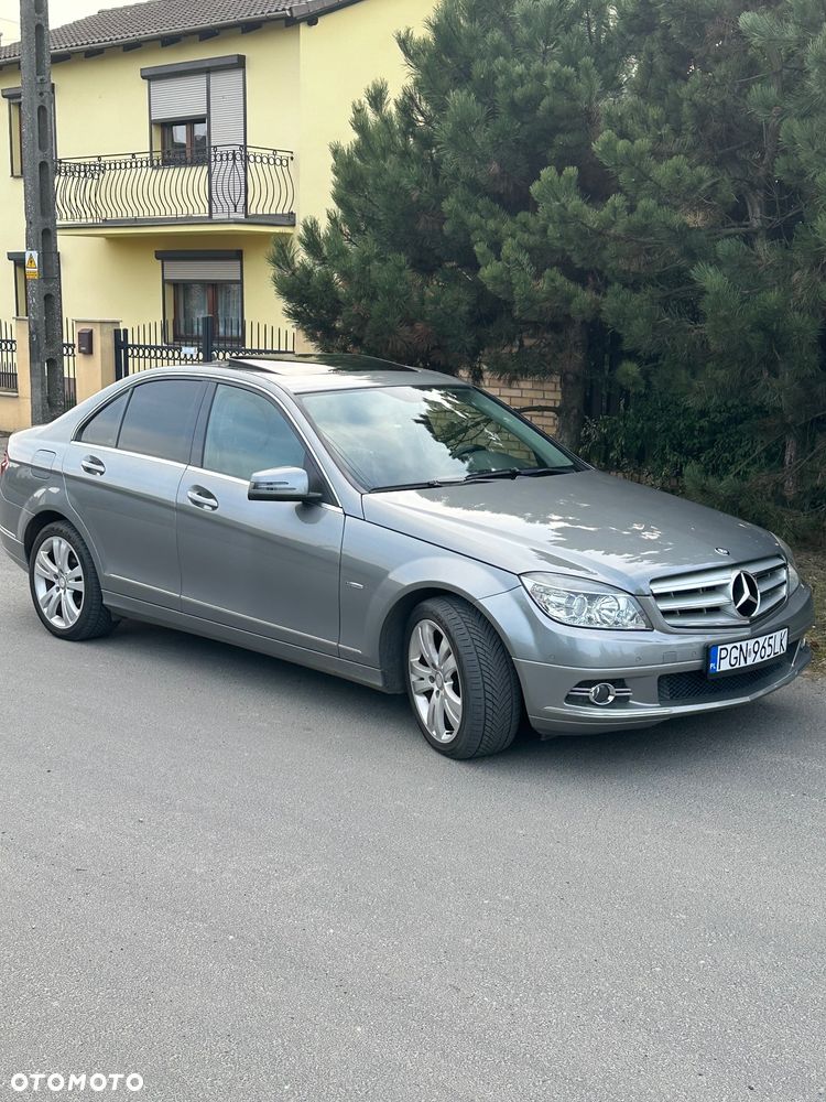Mercedes-Benz Klasa C 180 CGI Automatik BlueEFFICIENCY Avantgarde - 2