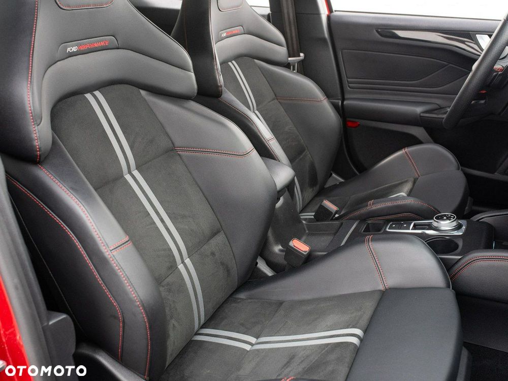 Ford Focus 2.3 EcoBoost ST X - 31