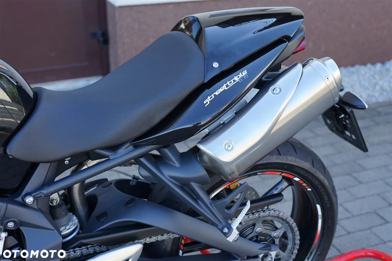 Triumph Street Triple - 23