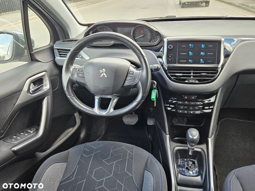 Peugeot 2008 1.2 Pure Tech Style S&S EAT6 - 8