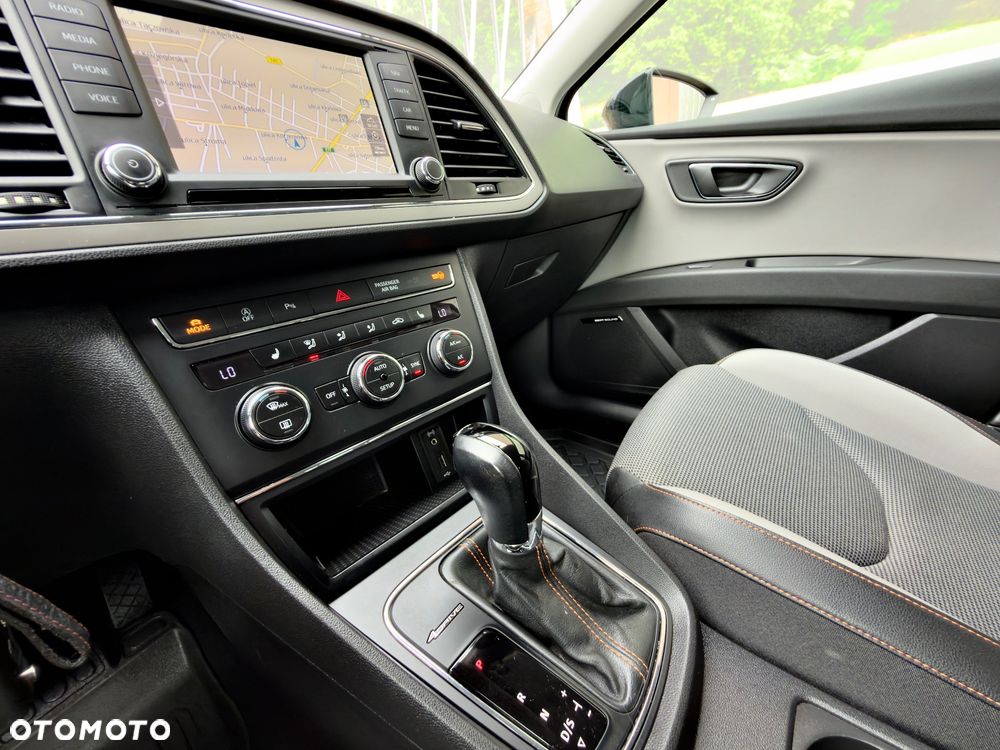 Seat Leon 2.0 TDI DPF DSG Xcellence - 34
