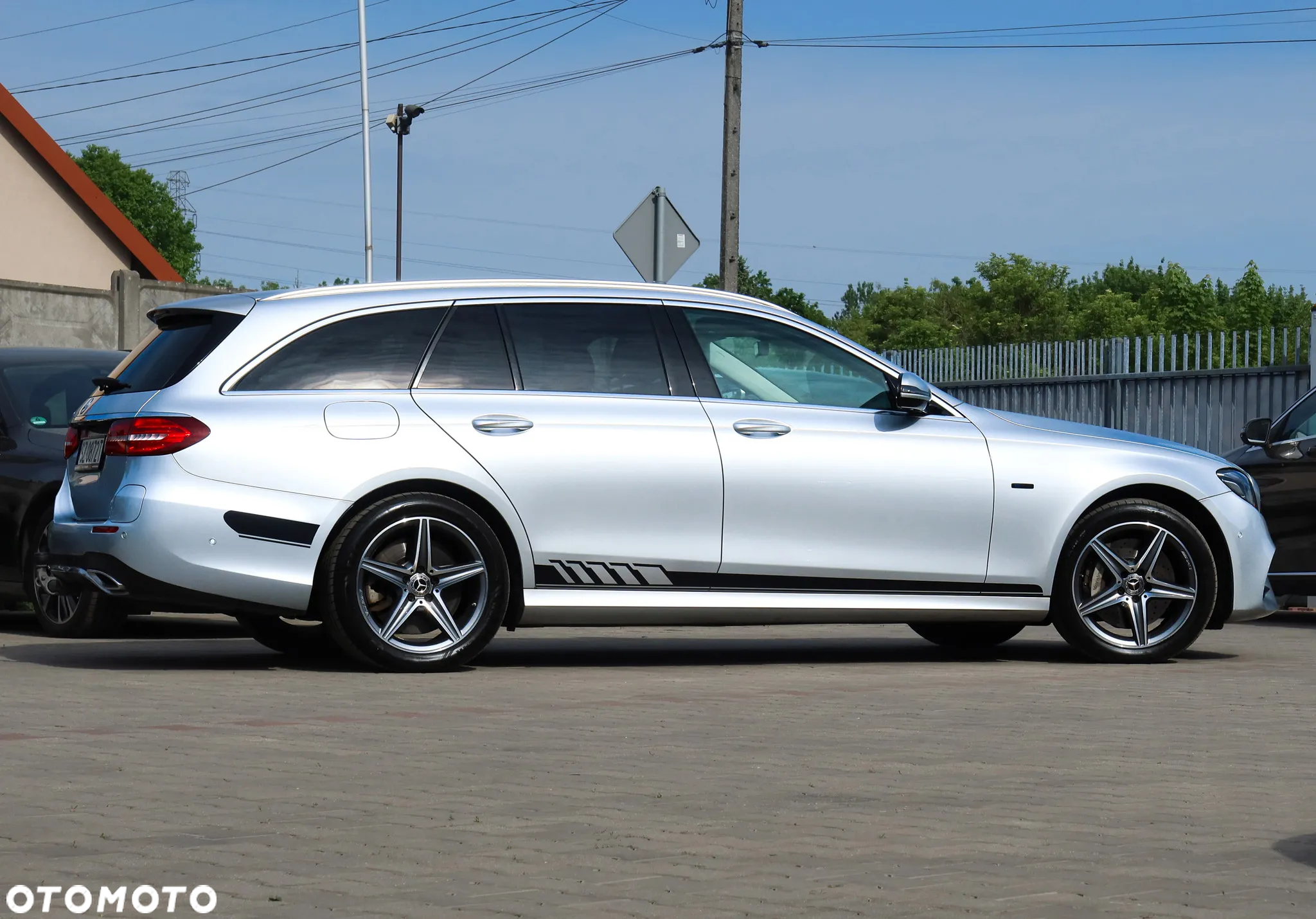 Mercedes-Benz Klasa E 300 de AMG - 30