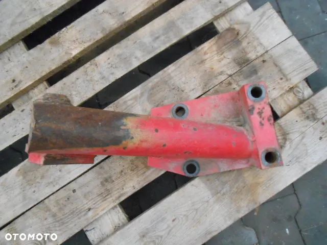 Mocowanie lewe odciągu stabilizatora McCormick MTX175 - 2