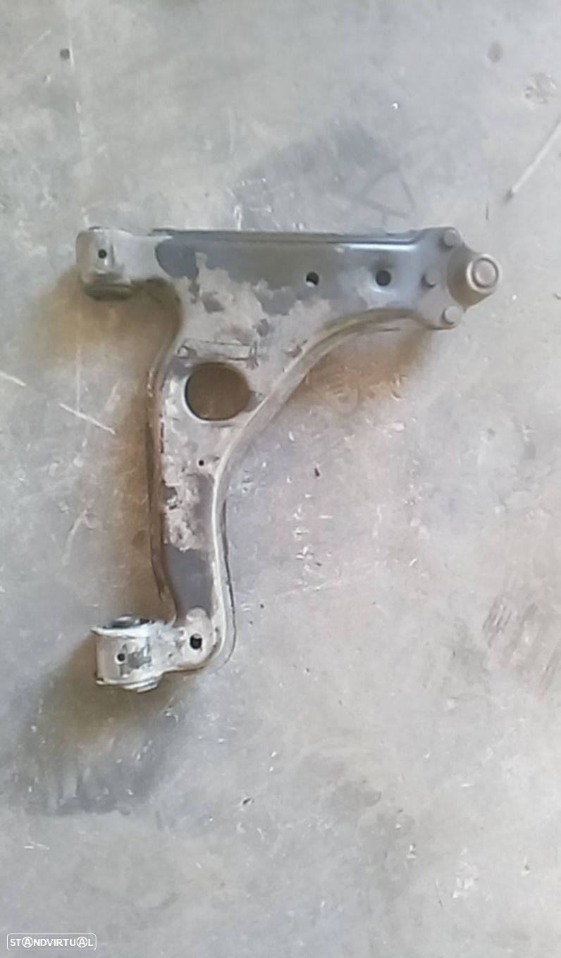 Braço Suspensão Frente Esquerdo Opel Astra H (A04) - 2