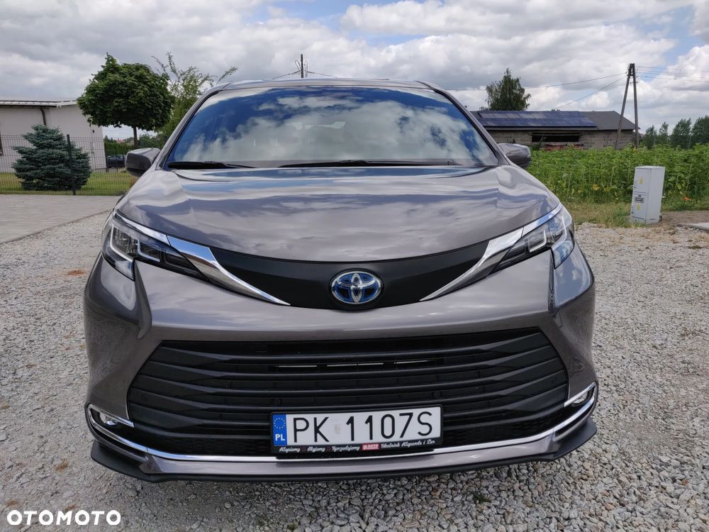 Toyota Sienna - 8