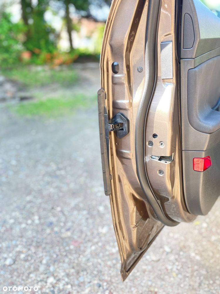 Ford Focus 1.6 SYNC Edition - 26