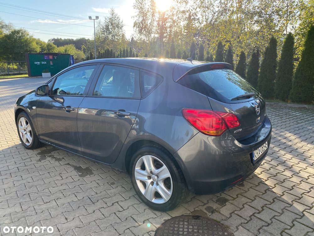 Opel Astra 1.7 CDTI - 4