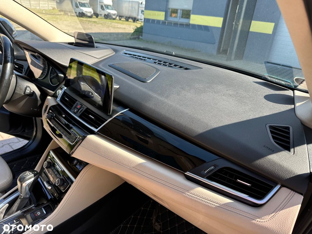 BMW Seria 2 220d - 7