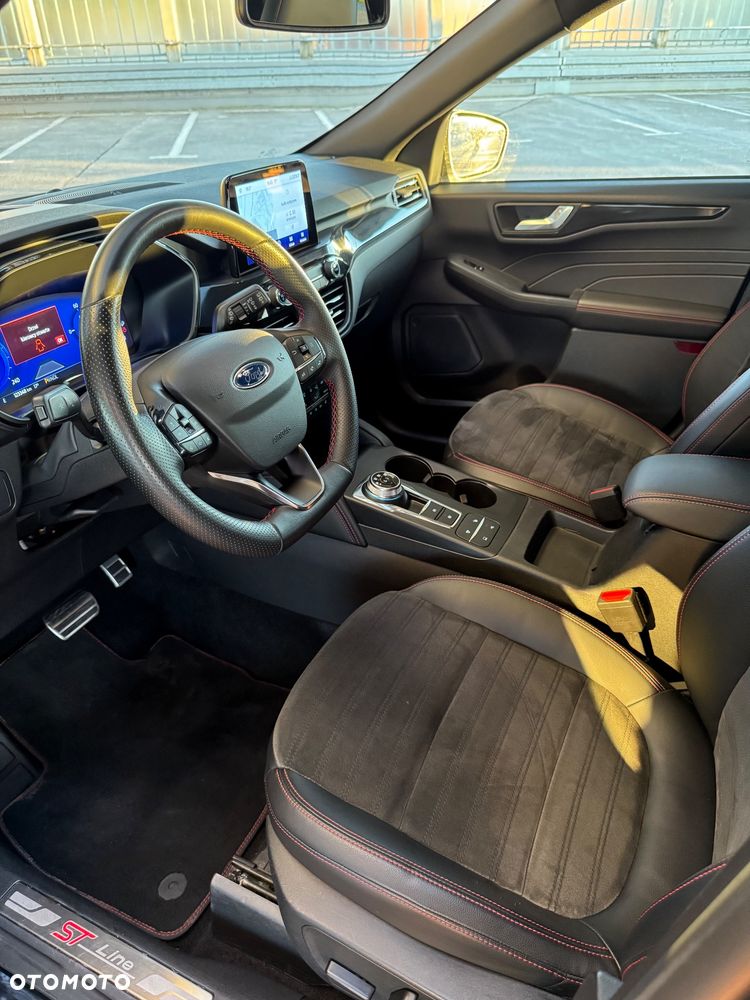 Ford Kuga 2.5 FHEV AWD ST-Line X - 18