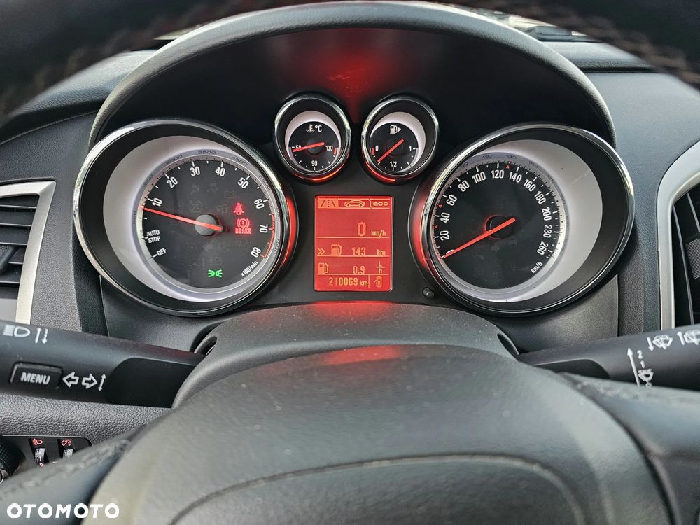 Opel Astra 1.4 Turbo 150 Jahre - 12