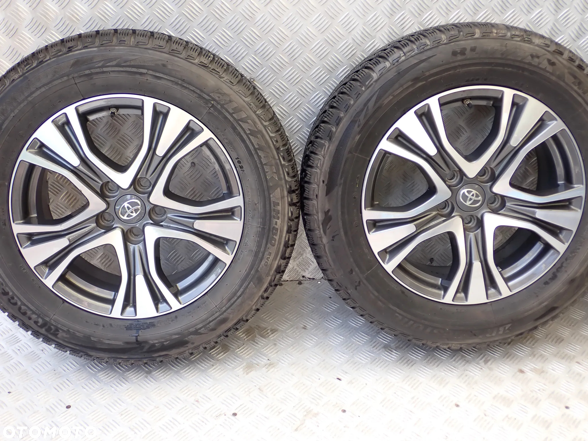 KOŁA FELGI ALUMINIOWE TOYOTA 7JX17  ET 30  5X114,3  PZ49M-X0670-Z  Z OPONAMI ZIMA 225/65/17  2900 ZŁ - 3