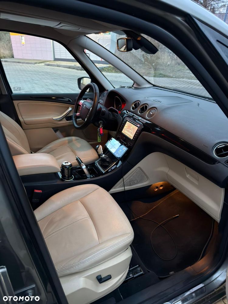 Ford Galaxy 2.0 TDCi Ghia - 12