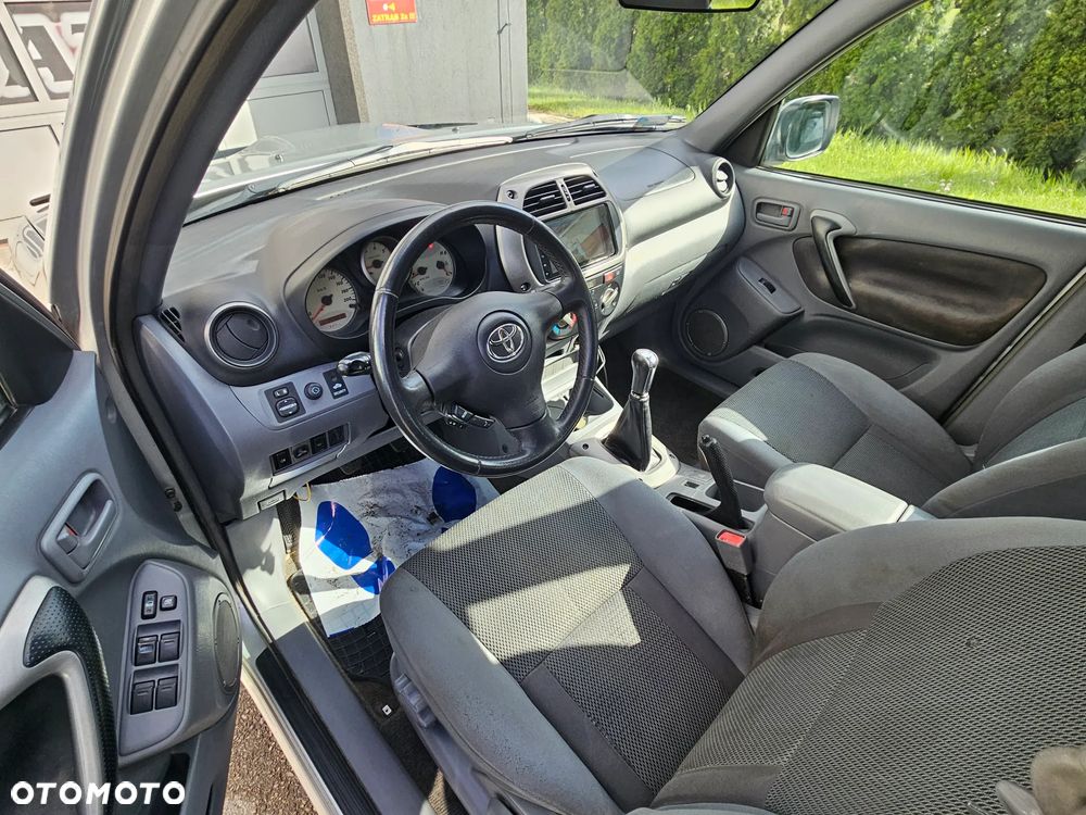 Toyota RAV4 D-4D 4x4 Sol - 18