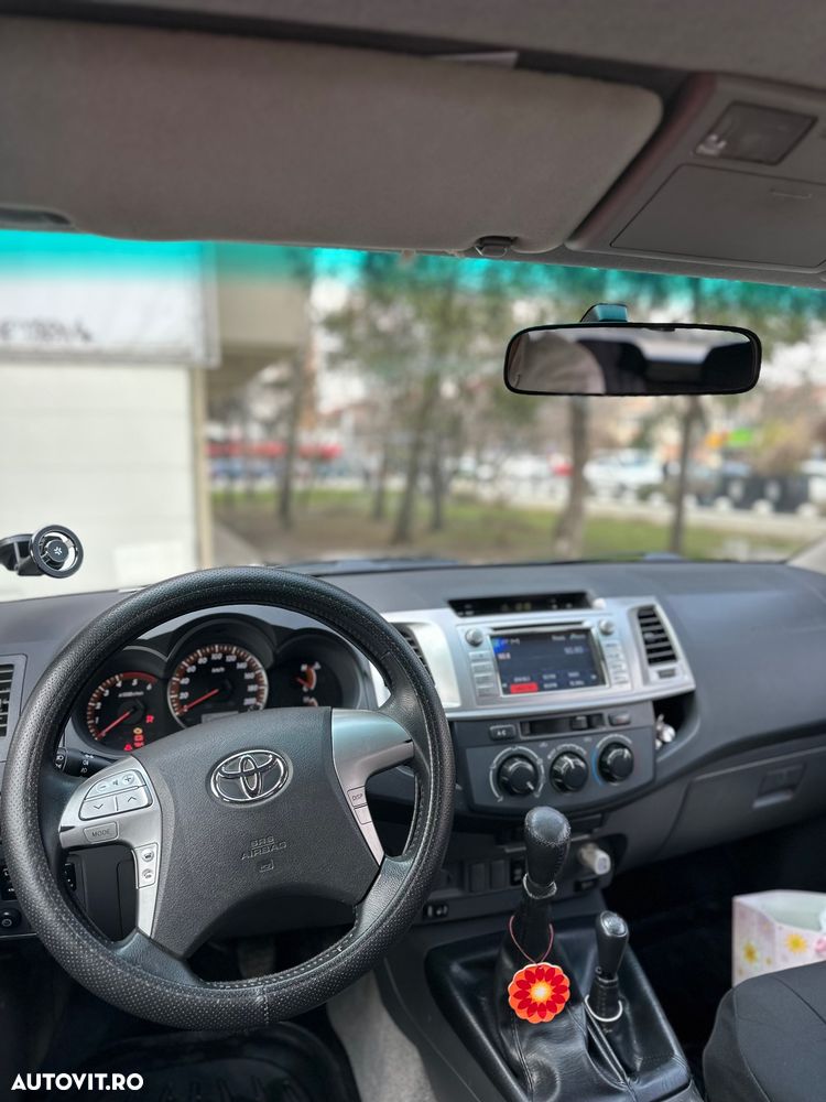 Toyota Hilux 4x4 Cabina Dubla Comfort - 10