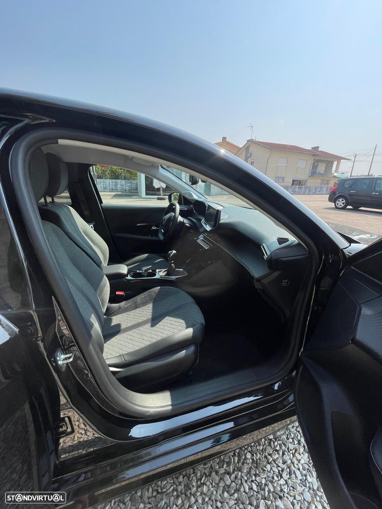 Peugeot 208 ver-1-2-puretech-allure - 12
