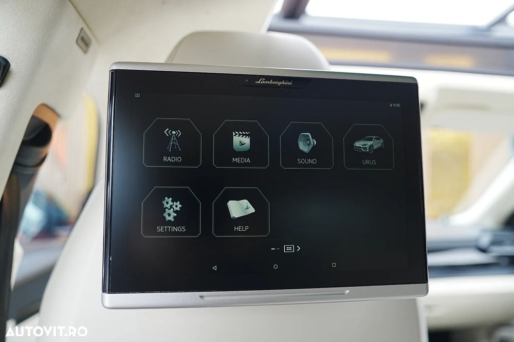 Lamborghini URUS - 32