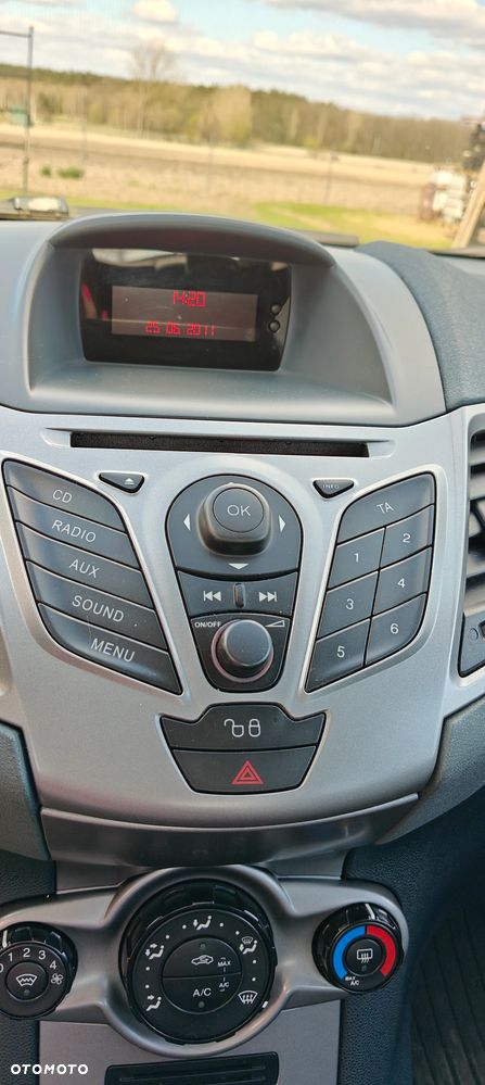 Ford Fiesta 1.6 TDCi DPF Gold X (SVP) - 11