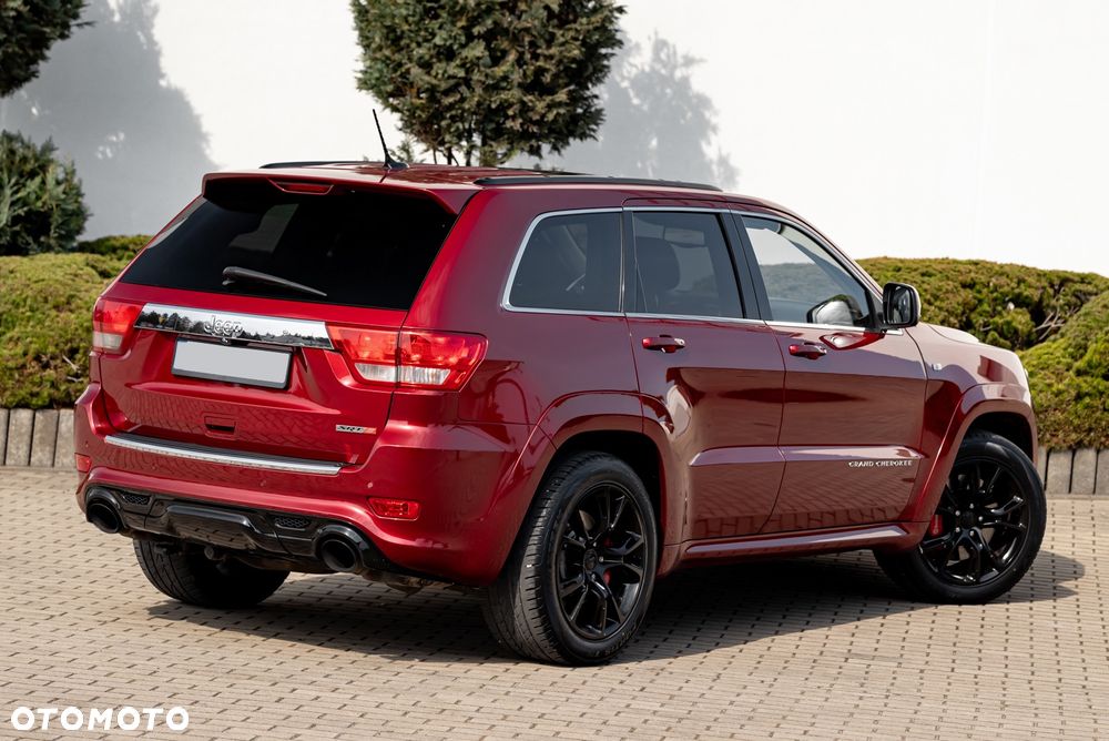 Jeep Grand Cherokee SRT8 - 13
