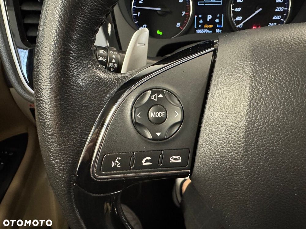 Mitsubishi Outlander - 16