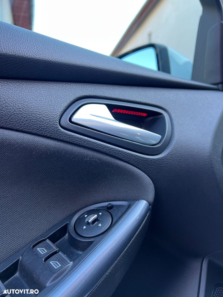 Ford Focus 2.0 TDCI DPF Powershift Titanium - 20