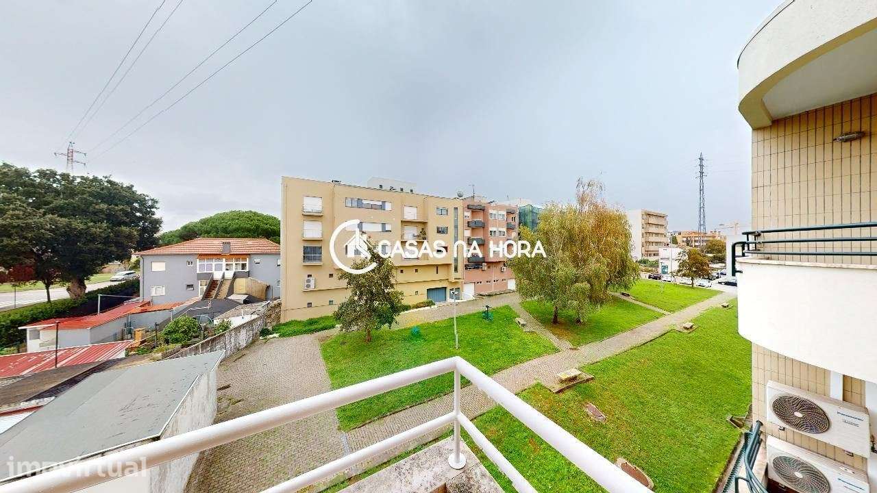Quarto com Varanda Privativa - ao Hotel Axis | Hospital São João - Grande imagem: 2/11