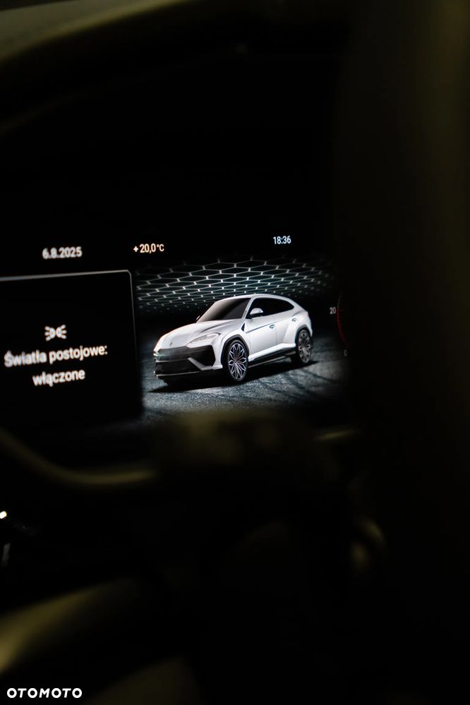 Lamborghini Urus - 10