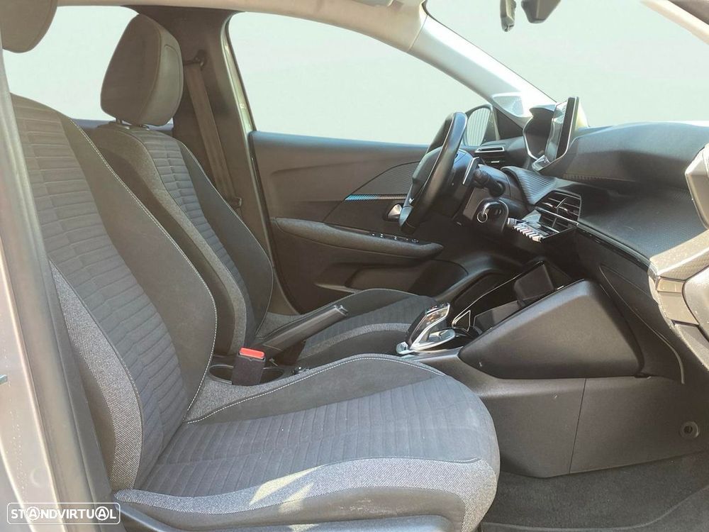 Peugeot 208 - 16