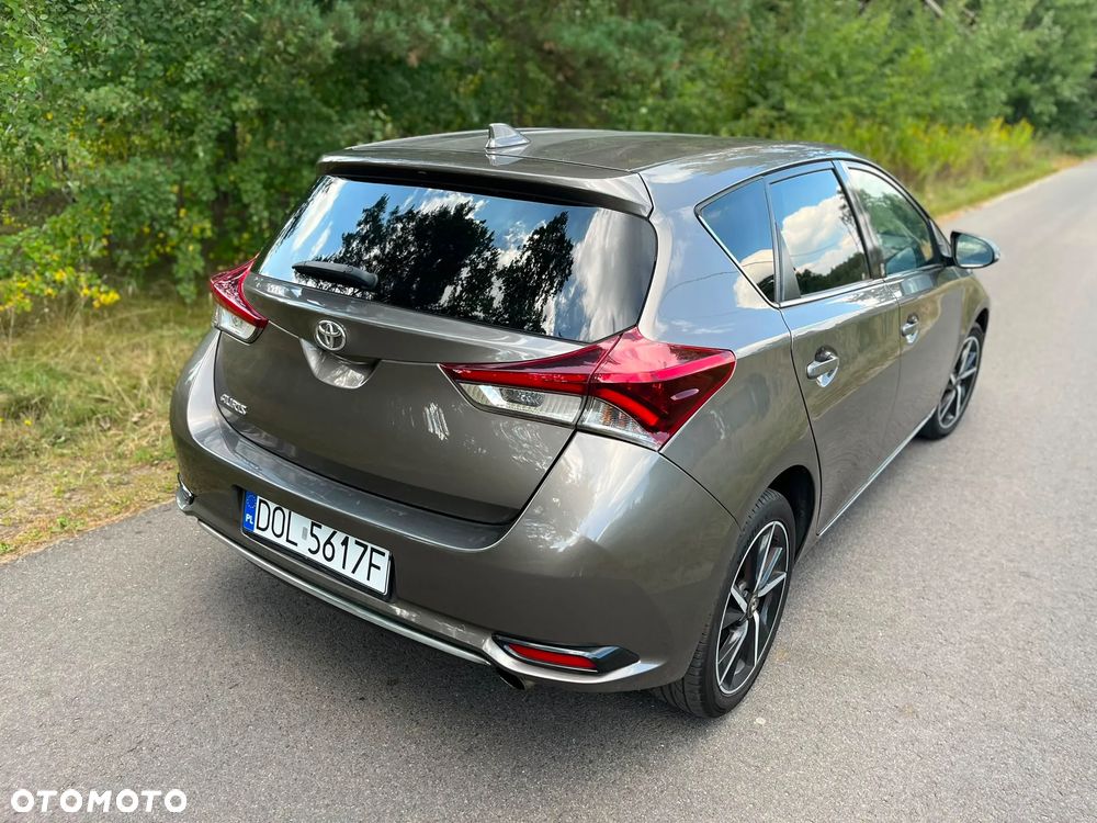 Toyota Auris 1.2 T Selection MS - 11