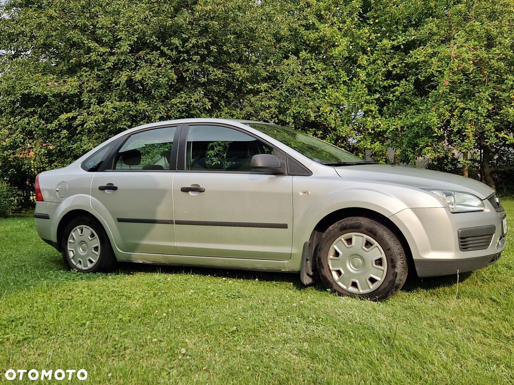 Ford Focus 1.6 Ambiente - 16