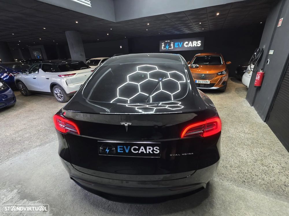 Tesla Model Y Long Range Dual Motor AWD - 17