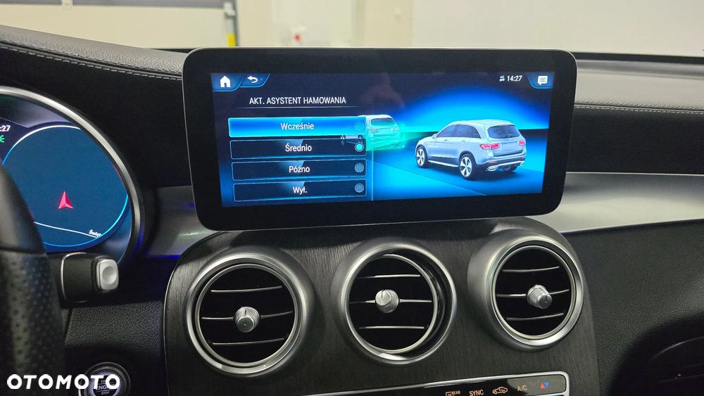 Mercedes-Benz GLC 220 d 4Matic 9G-TRONIC AMG Line Plus - 31