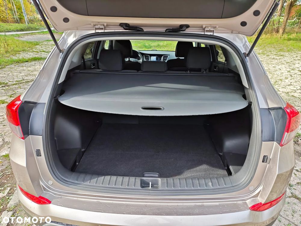 Hyundai Tucson 2.0 CRDi 4WD Automatik Advantage - 18