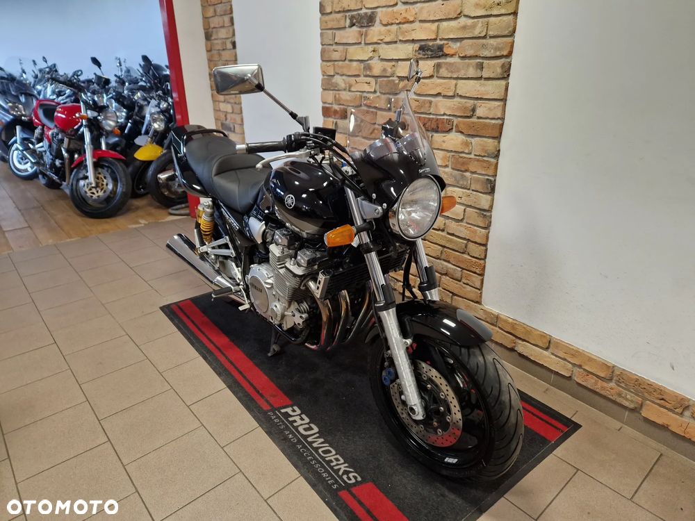 Yamaha XJR - 20