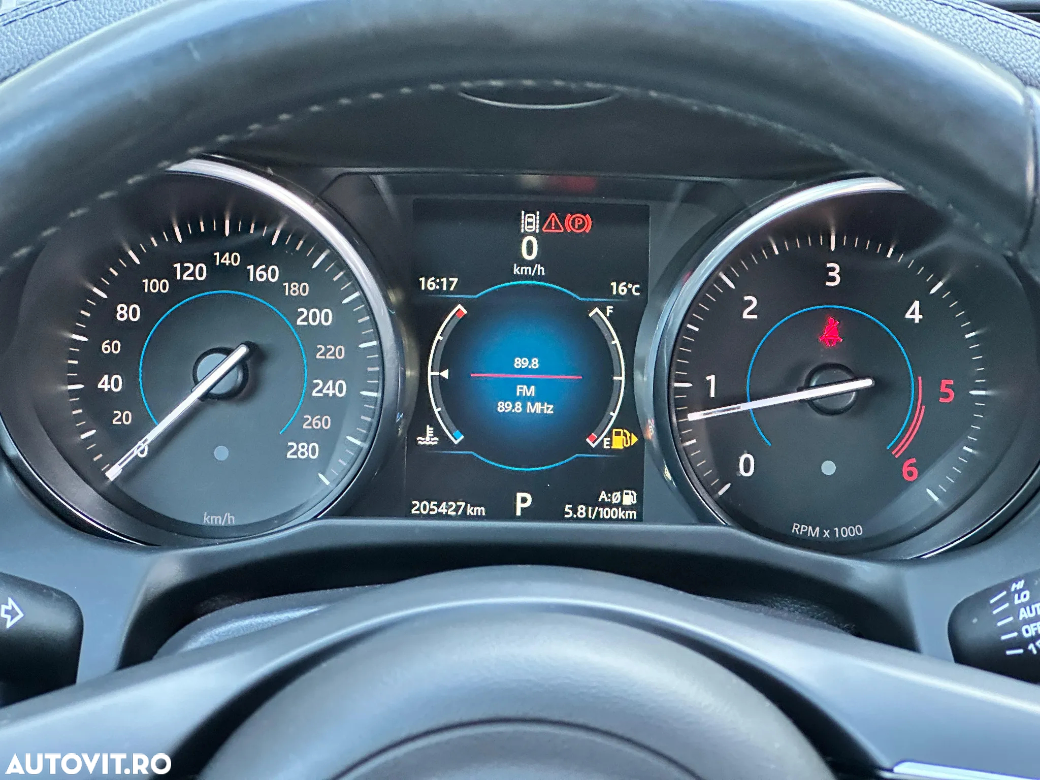 Jaguar XF 20d RWD E-Performance Portfolio - 11