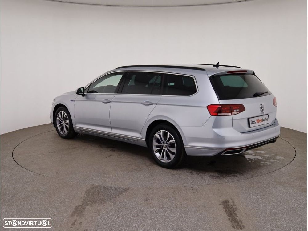 VW Passat Variant - 6
