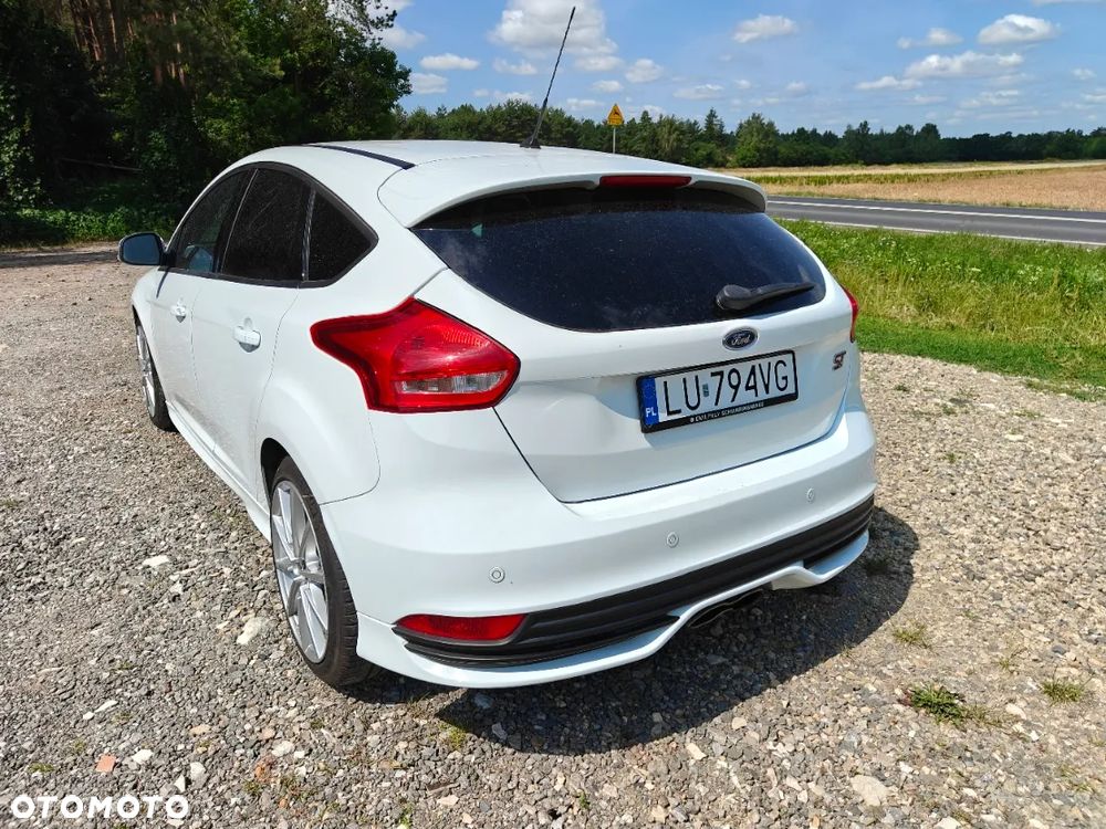 Ford Focus 2.0 EcoBoost ST mit Leder-Sport-Paket - 8